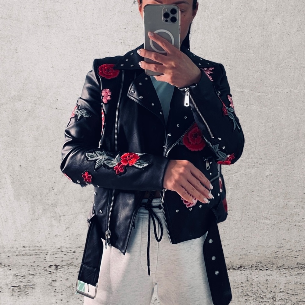 Jacket with roses